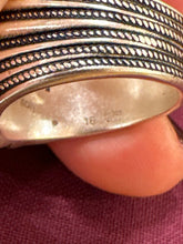 Load image into Gallery viewer, Gucci Interlocking G Engraved Ring