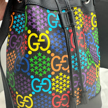 Load image into Gallery viewer, Gucci Supreme Psychedelic Bucket Bag in Black