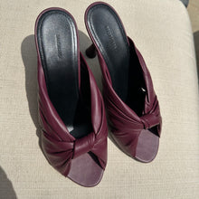 Load image into Gallery viewer, Balenciaga Smooth Nappa Drapy Sandal Pumps in Burgundy