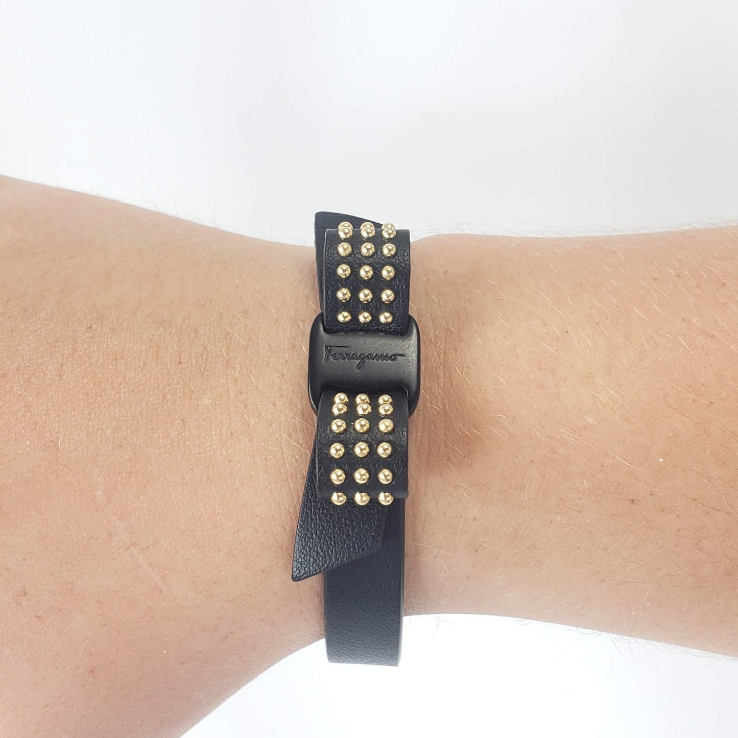 Salvatore Ferragamo Vara Bow Leather Bracelet in Nero