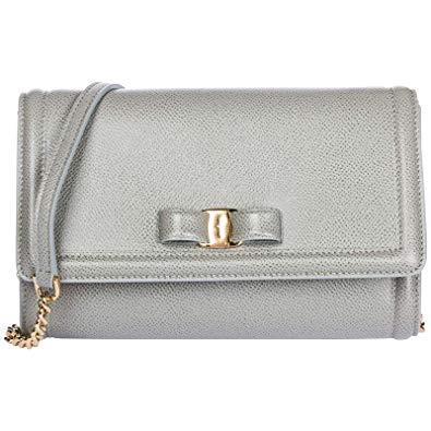 This mini bag will infuse any look with romantic, feminine charm – courtesy of the signature Vara bow adorning the front. Fashioned from hammered calfskin leather with a subtle grained finish, it features a fully lined main compartment and a removable chain-link strap. Carry yours across the body for hands-free convenience or as a clutch for an effortless evening ensemble.