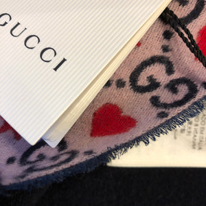 Gucci GG Wool Hearts Scarf in Violet