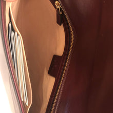 Load image into Gallery viewer, Gucci Rajah Leather Clutch in Burgundy