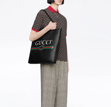 Load image into Gallery viewer, Gucci Logo Print Leather Tote Bag in Black