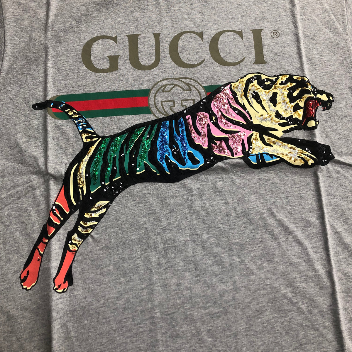 Gucci Oversized Cotton Gray T-shirt with Sequin Tiger –