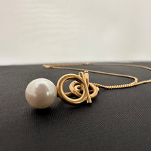 Load image into Gallery viewer, Salvatore Ferragamo Gancini Necklace With Pearl In Gold