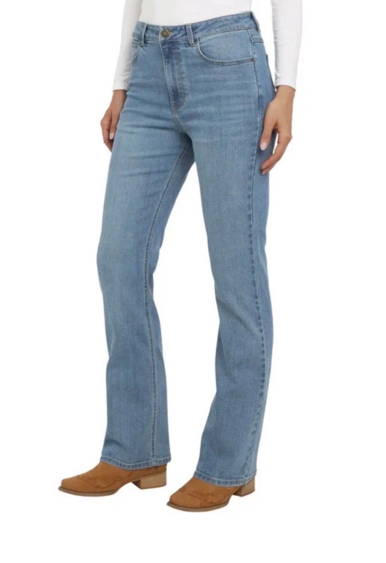 Wrangler Women’s Bootcut Jeans in Light Denim Blue