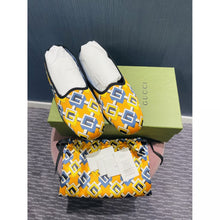 Load image into Gallery viewer, Silk Slippers with Geometric Print
