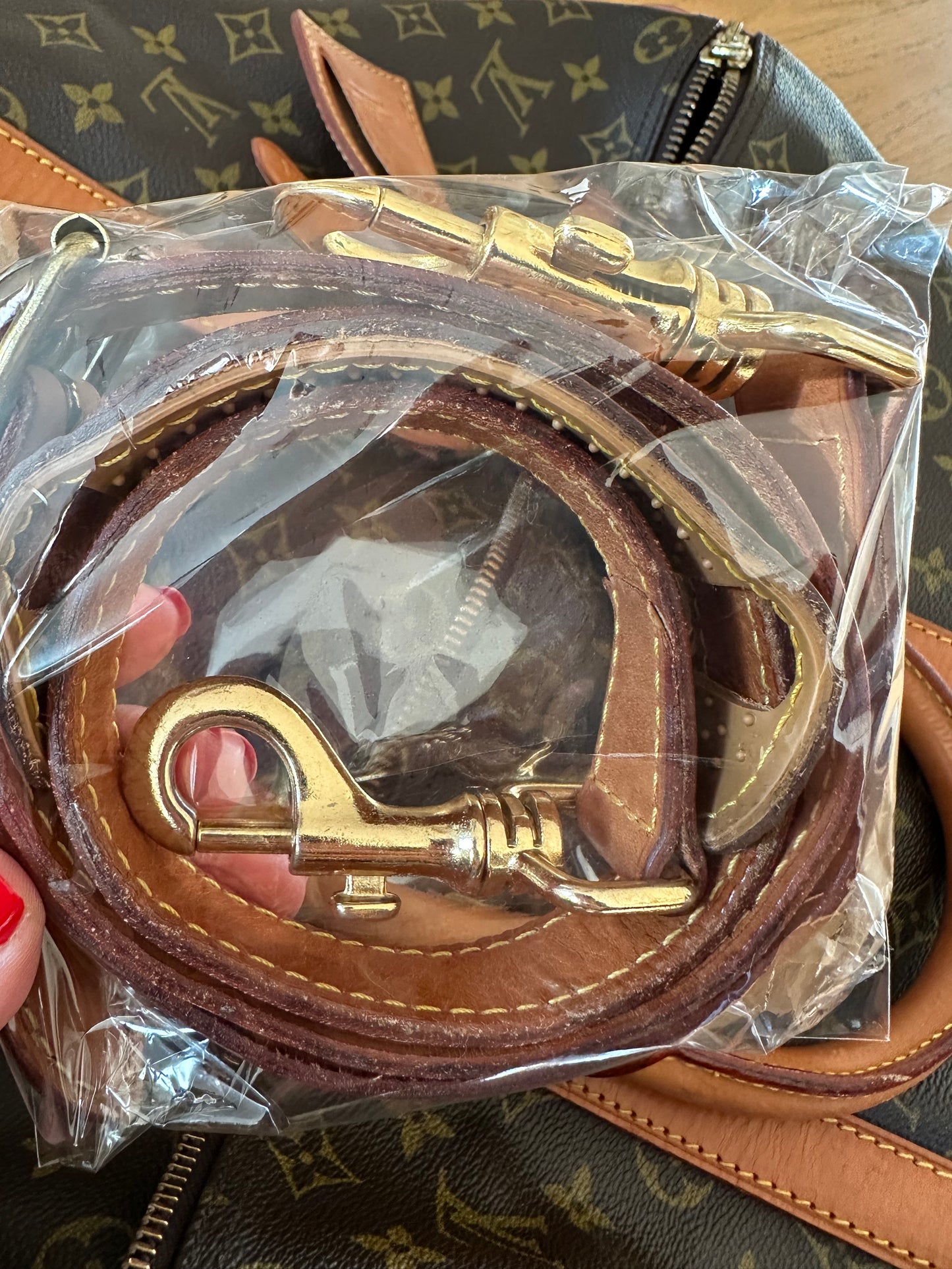 PREOWNED Authentic Louis Vuitton Keepall Bandoulière 50 (with Strap and Dustbag)