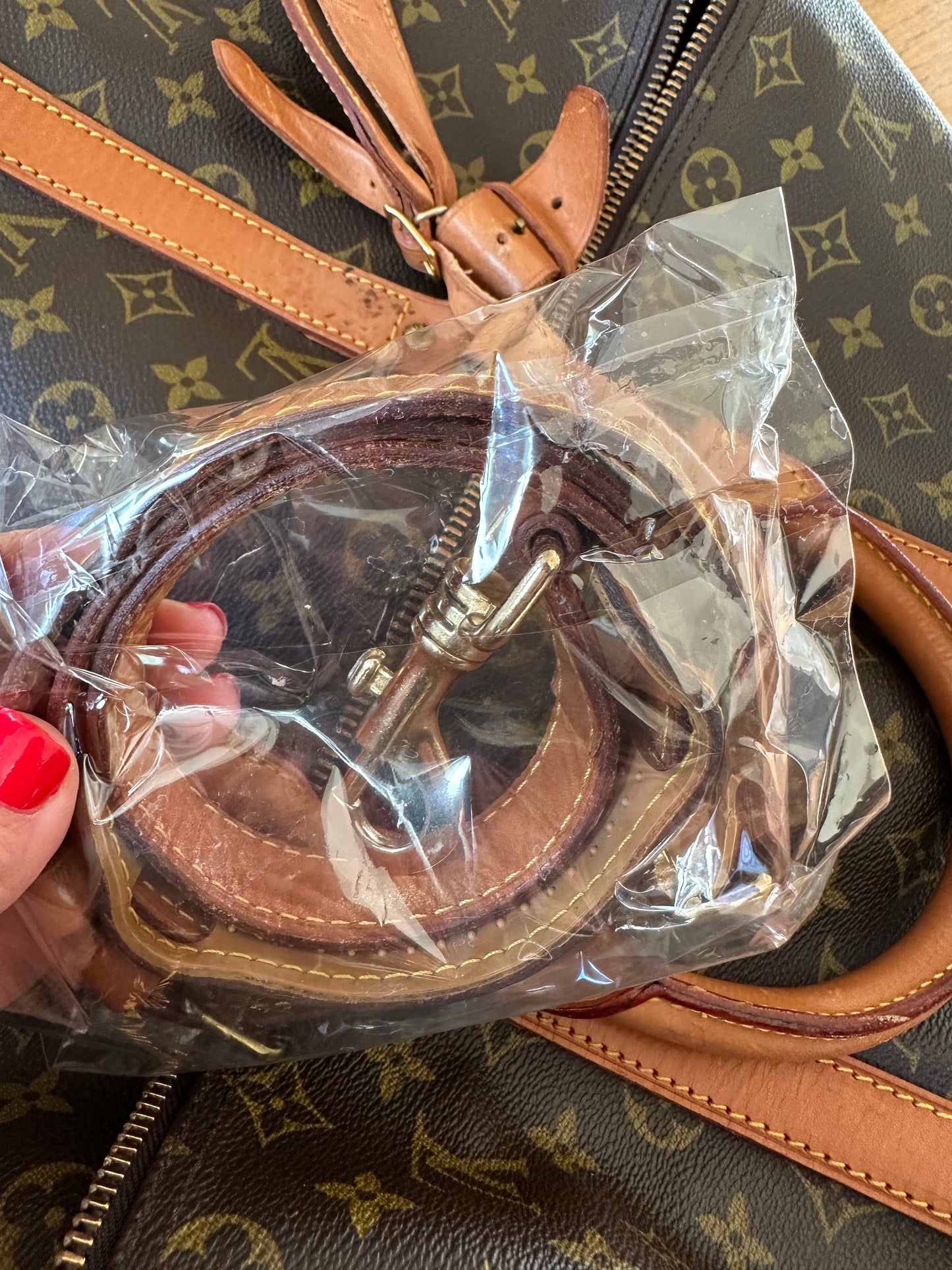 PREOWNED Authentic Louis Vuitton Keepall Bandoulière 50 (with Strap and Dustbag)