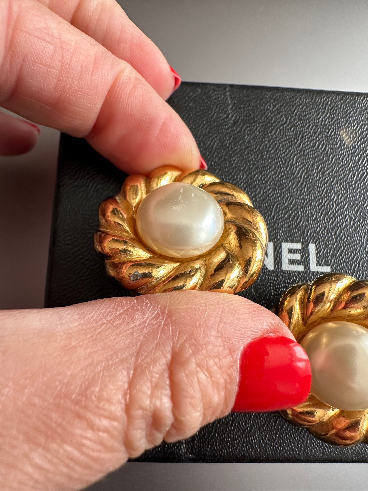 PREOWNED Chanel Vintage Gold-Plated Faux Pearl Clip On Earrings (with Box)