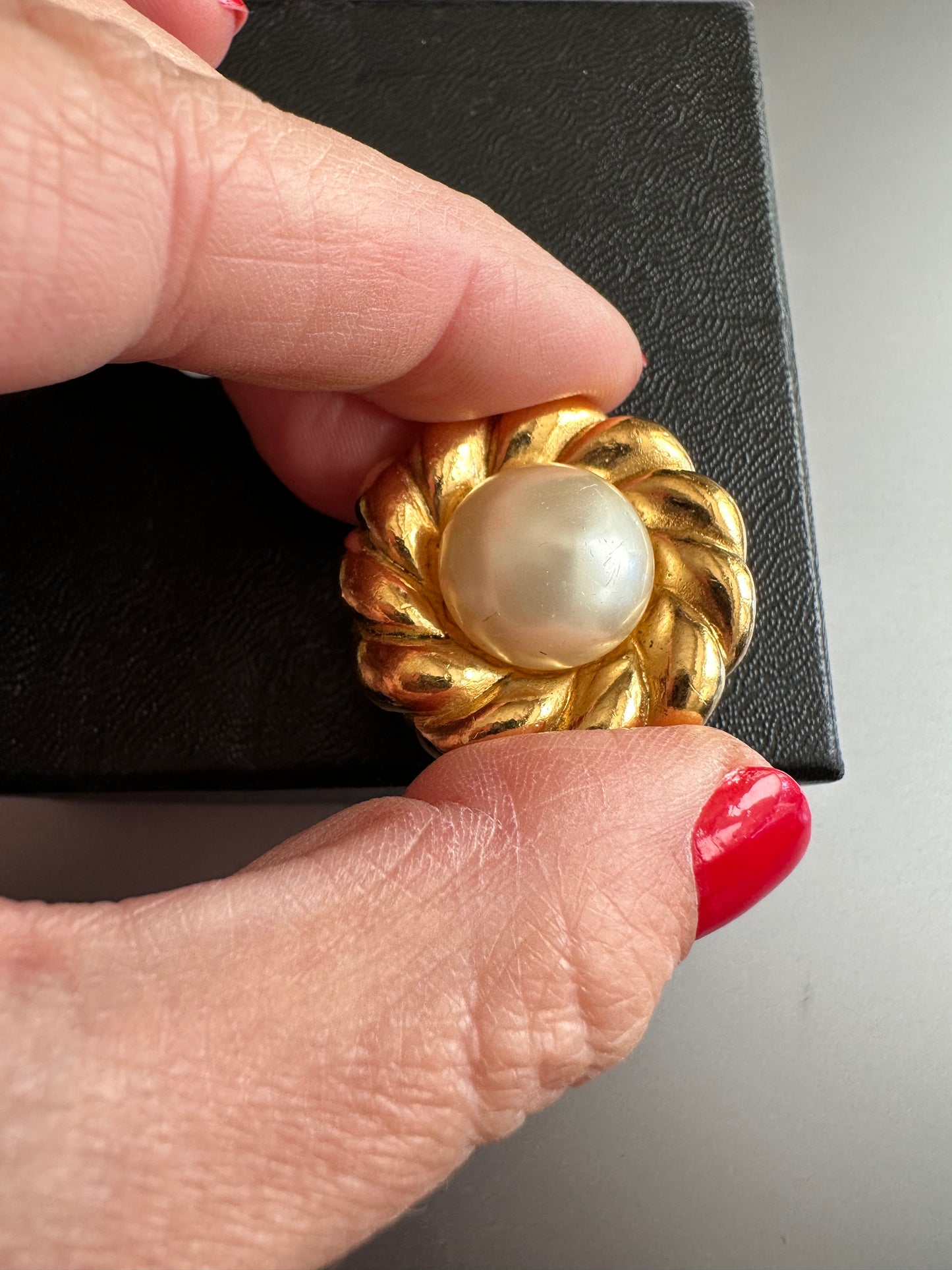 PREOWNED Chanel Vintage Gold-Plated Faux Pearl Clip On Earrings (with Box)