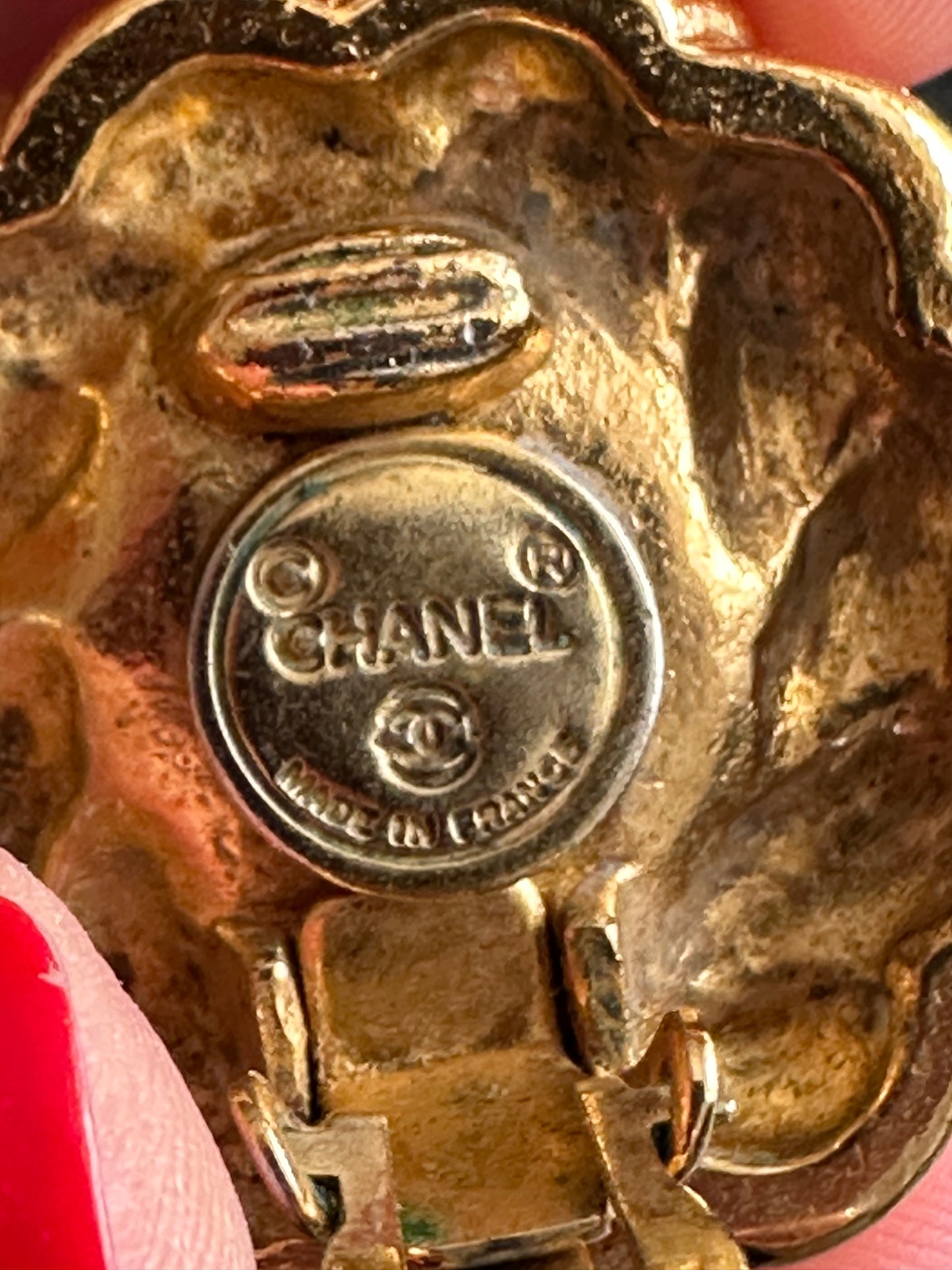 PREOWNED Chanel Vintage Gold-Plated Faux Pearl Clip On Earrings (with Box)