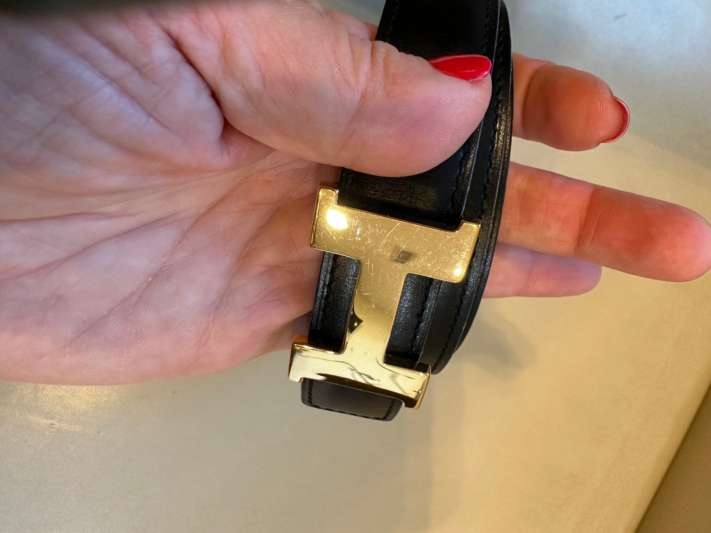 PREOWNED A Condition 1" Black Hermes Belt Size 90