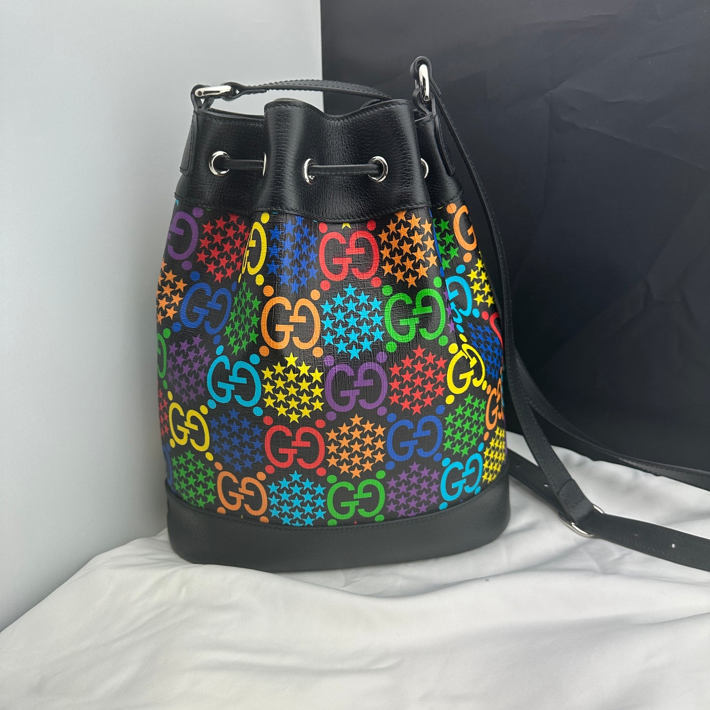 Gucci Supreme Psychedelic Bucket Bag in Black