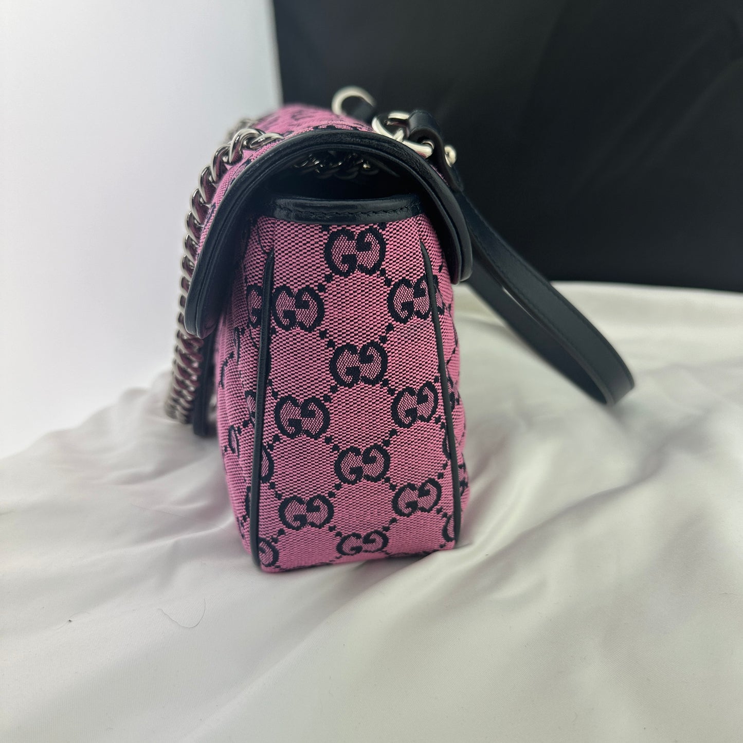 Gucci GG Marmont Shoulder Bag in Pink with Real Authentication Certificate