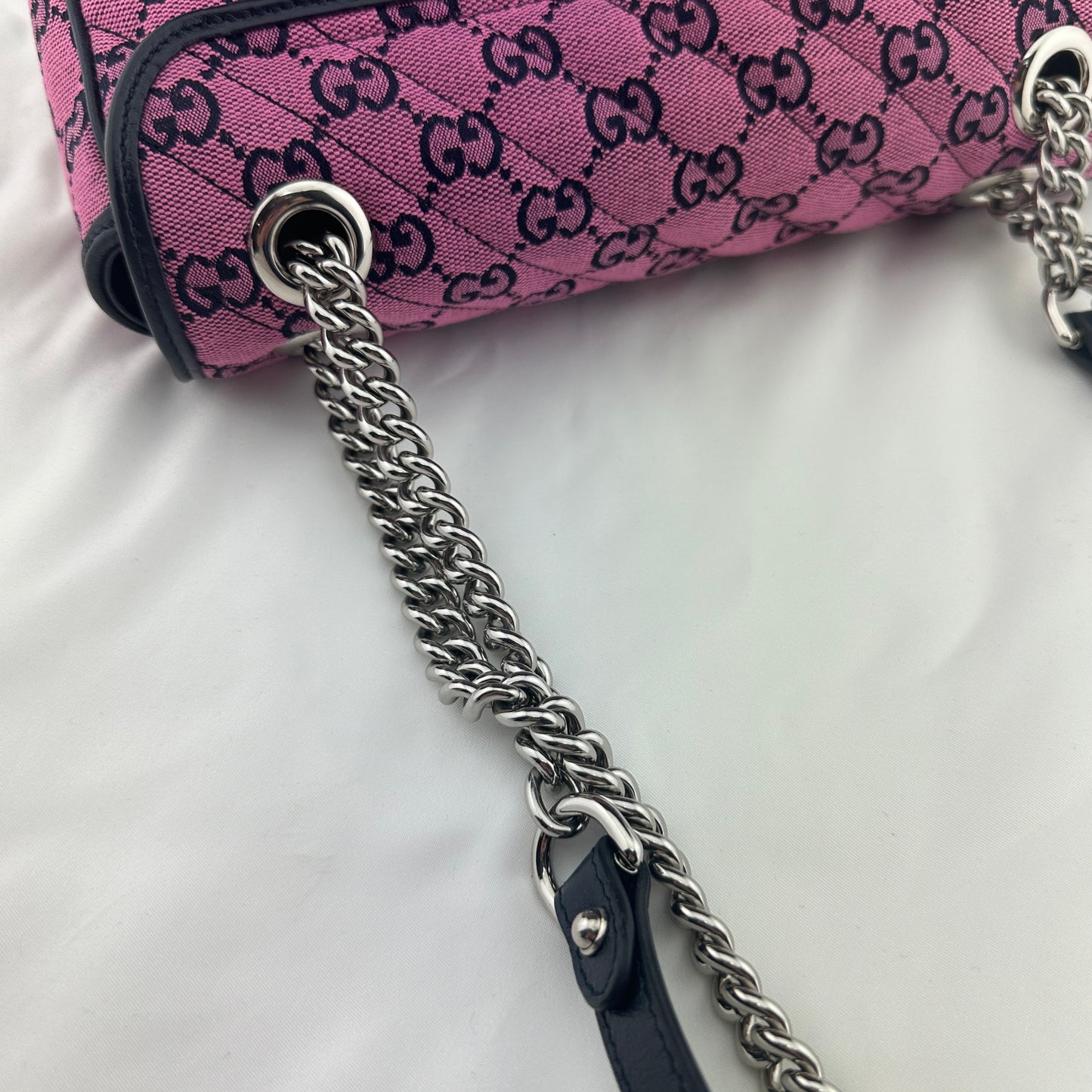 Gucci GG Marmont Shoulder Bag in Pink with Real Authentication Certificate