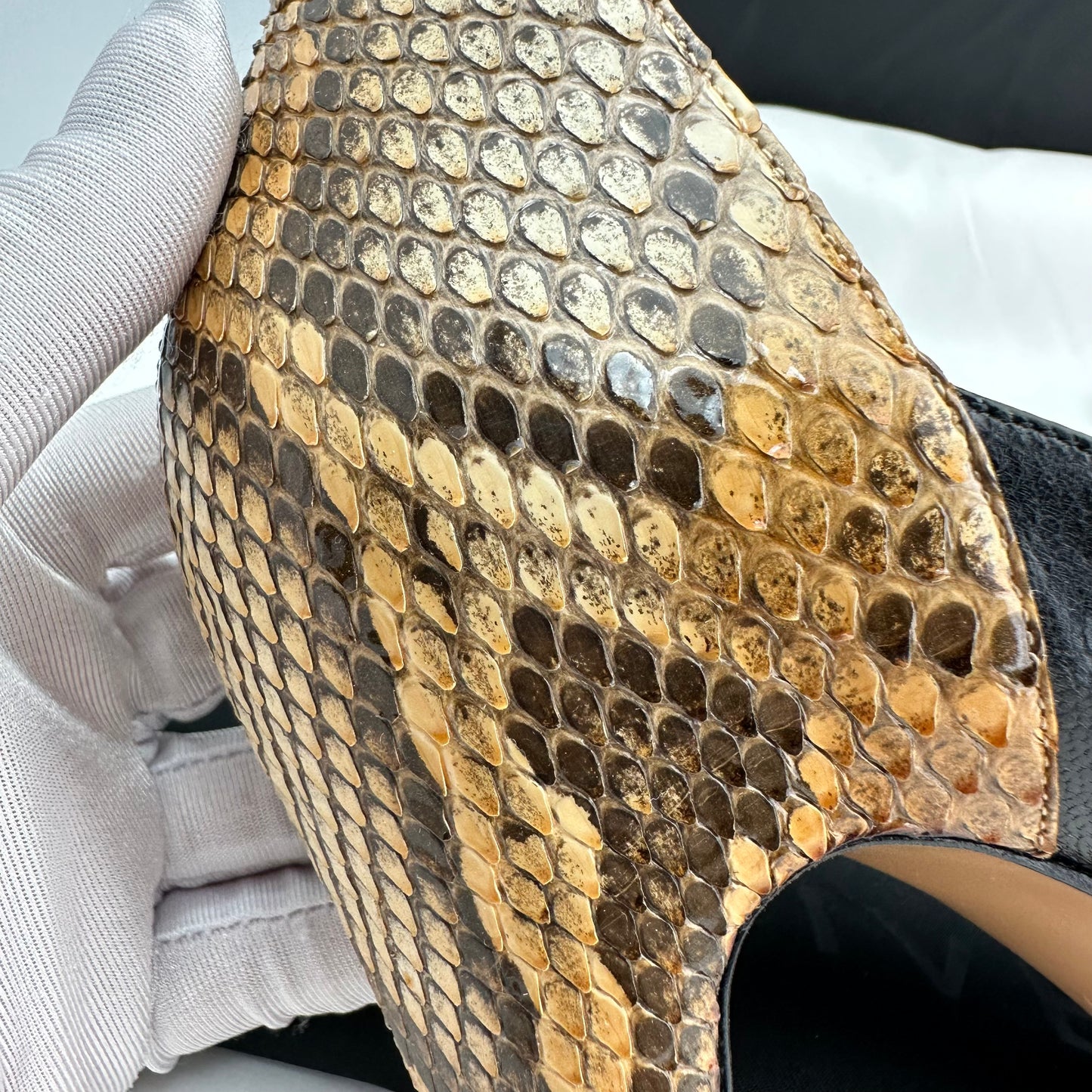 Givenchy Escarpin GV3 95 Pumps in Black