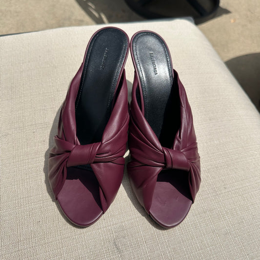Balenciaga Smooth Nappa Drapy Sandal Pumps in Burgundy