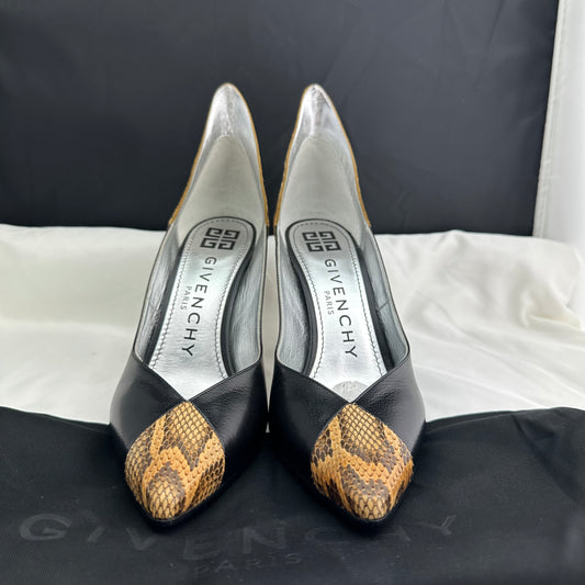 Givenchy Escarpin GV3 95 Pumps in Black