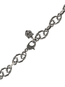 The Gucci GG Marmont Crystal Necklace In Silver is a rare and unique piece by none other than Gucci. A crystal encrusted GG pendant hangs from a delicate, intricately carved chain. A feline head charm hangs from the clasp. 