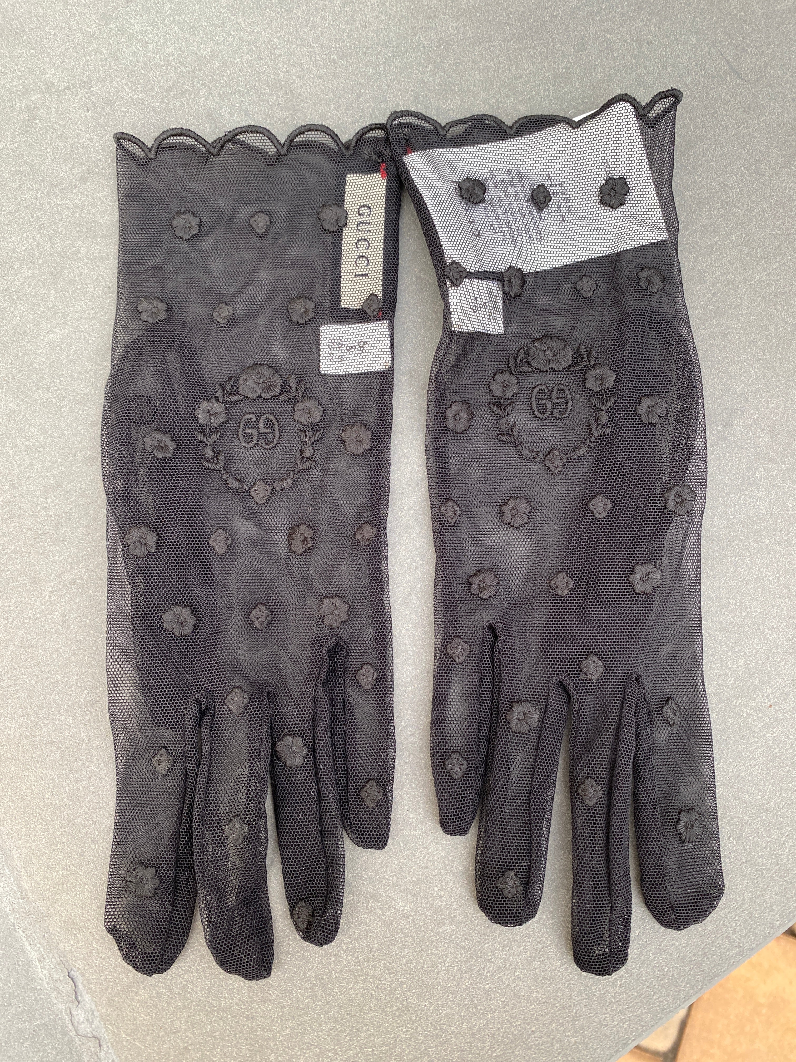 Gucci GG Laurel Embroidered Tulle Gloves in Black – Gavriel.us