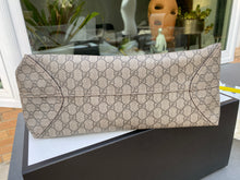 Load image into Gallery viewer, Gucci Interlocking GG Supreme Tote