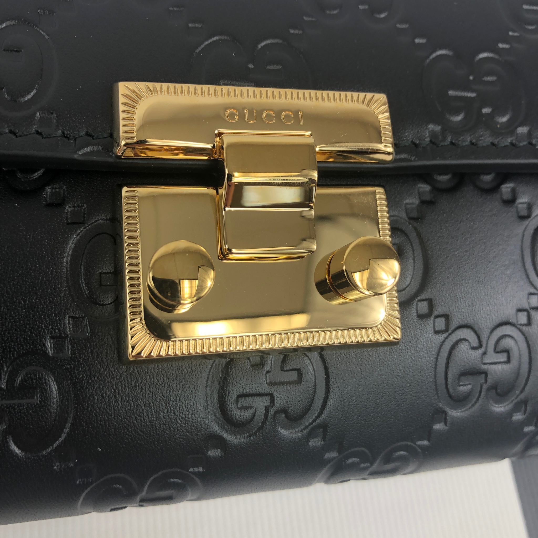 Gucci padlock top continental wallet