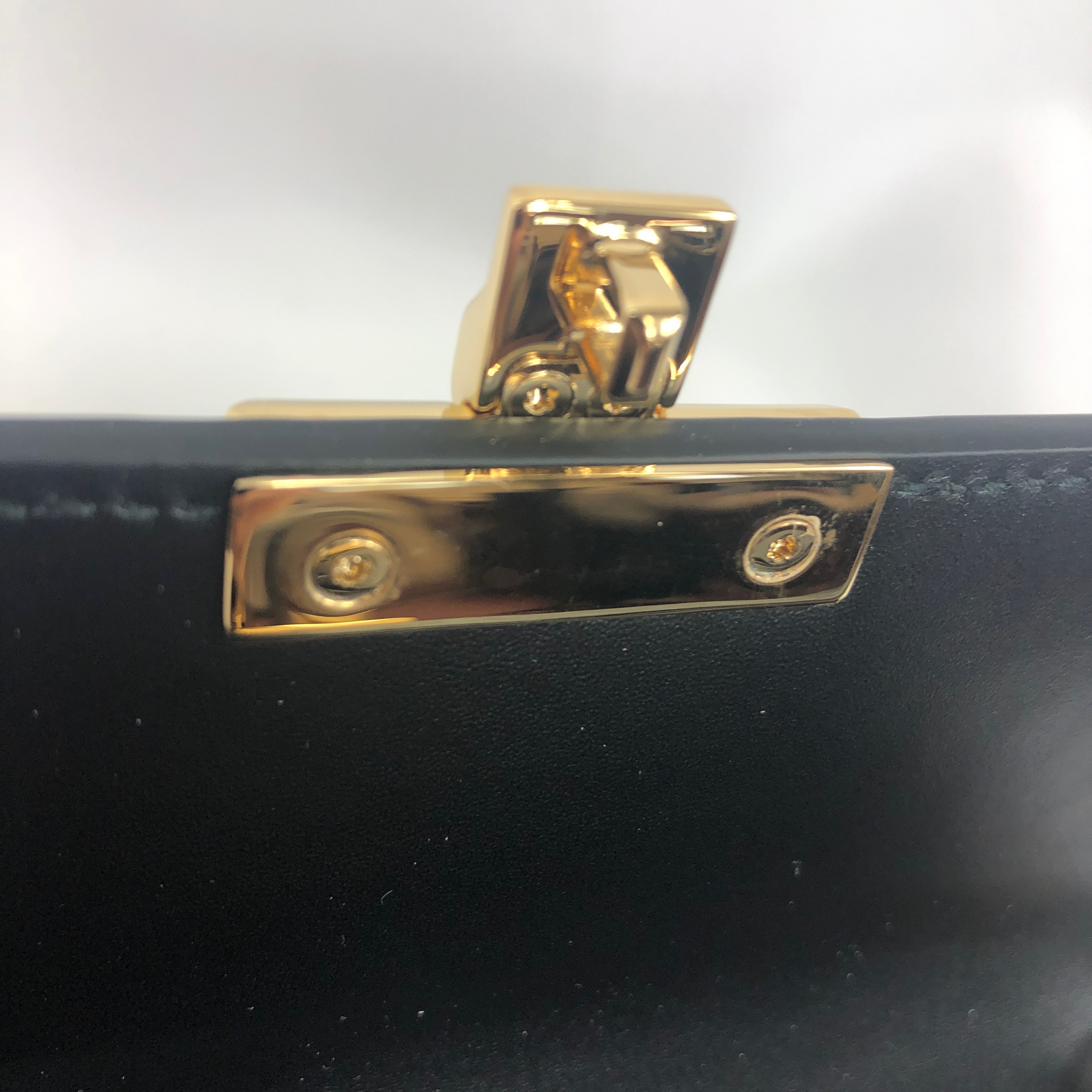New Gucci GG Supreme Monogram Black Padlock Continental Chain Wallet 658226  