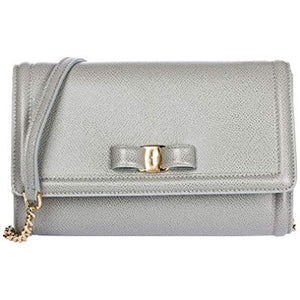 This mini bag will infuse any look with romantic, feminine charm – courtesy of the signature Vara bow adorning the front. Fashioned from hammered calfskin leather with a subtle grained finish, it features a fully lined main compartment and a removable chain-link strap. Carry yours across the body for hands-free convenience or as a clutch for an effortless evening ensemble.