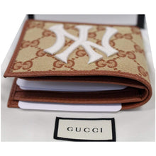 Load image into Gallery viewer, Comes in a Gucci box with auttenticity cards