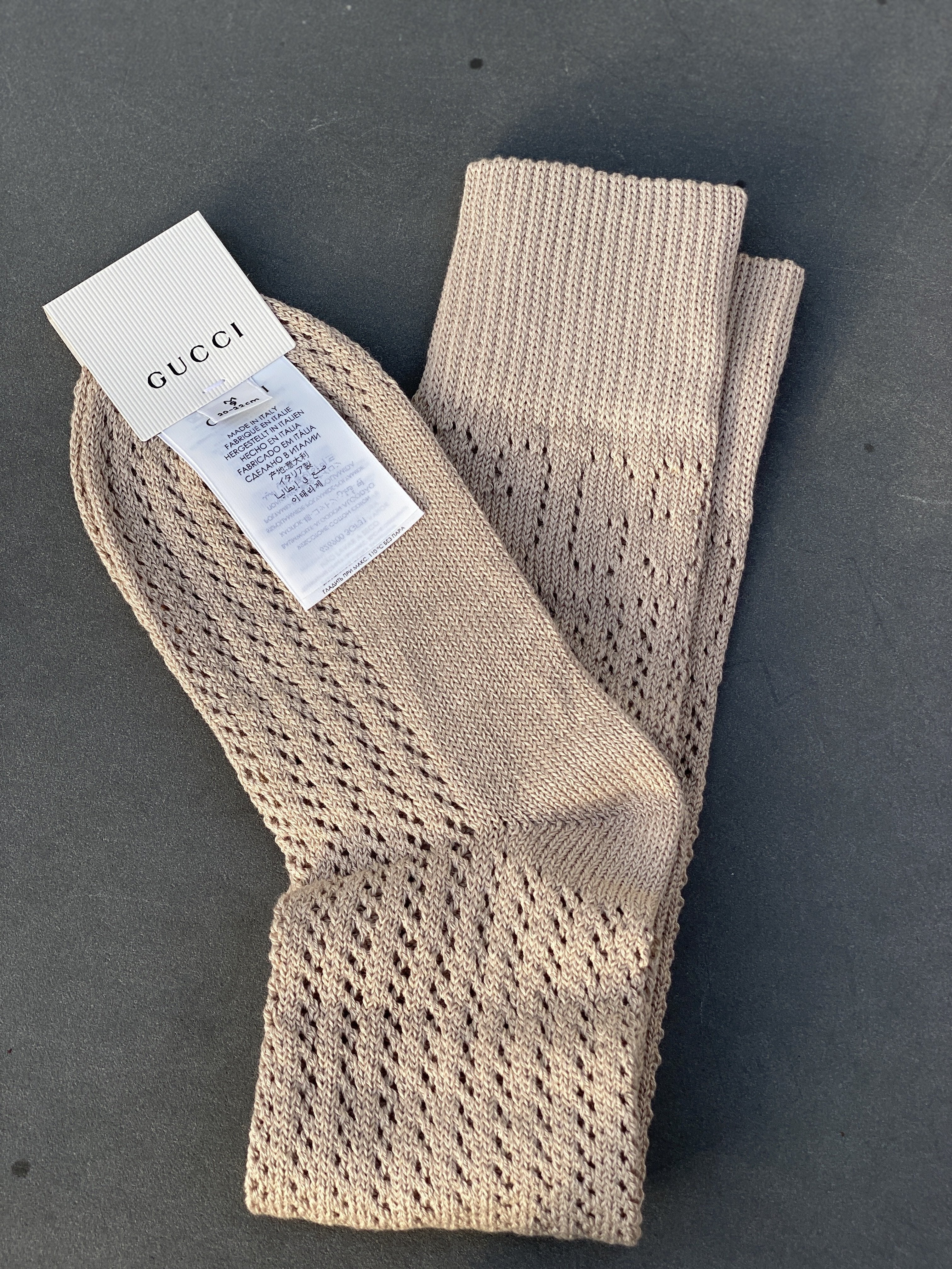 GUCCI GGロゴデザイン ベージュソックス Gucci Knit Knee High Socks with GG Logos in Sand Beige – Gavriel.us