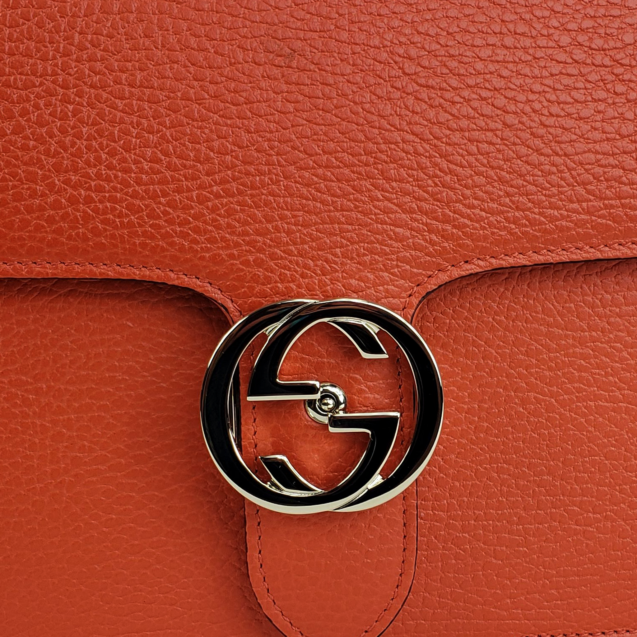 Gucci Medium Interlocking GG Crossbody Bag in Sun Orange –