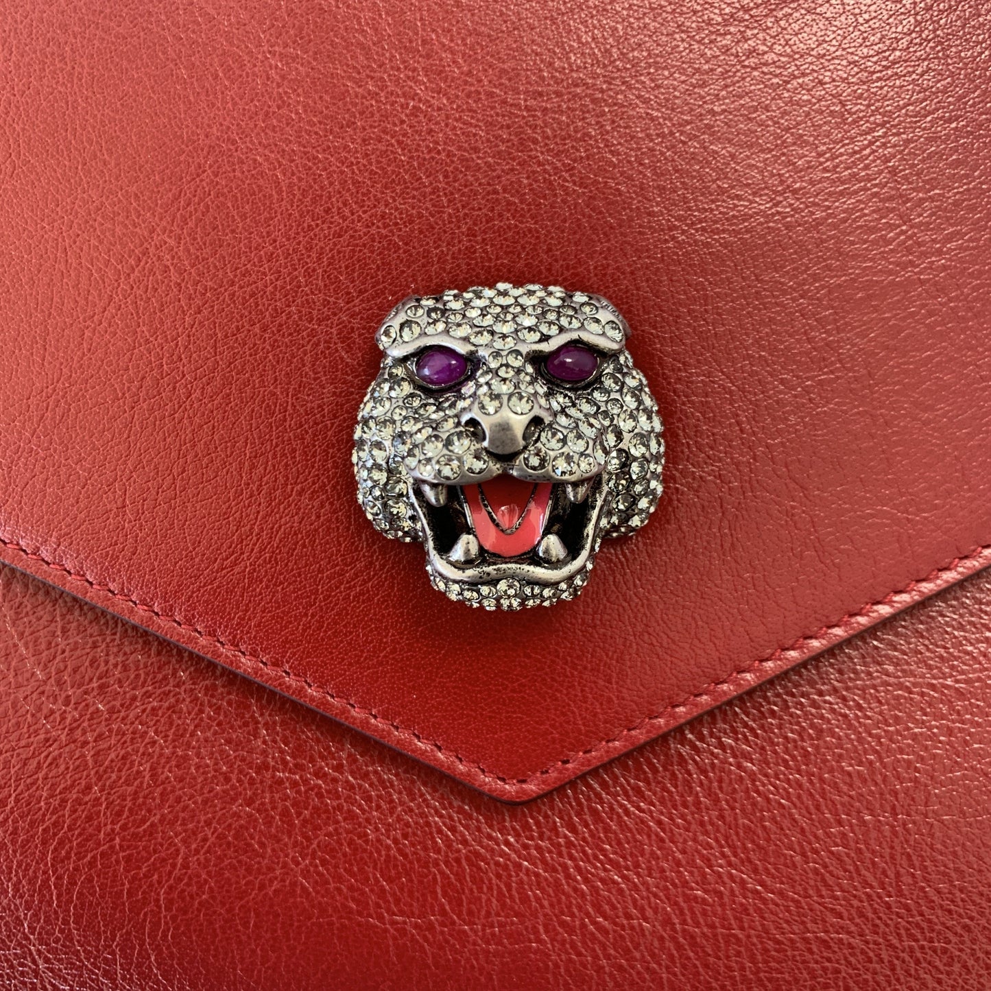 Gucci Thiara Envelope Shoulder Bag in Red