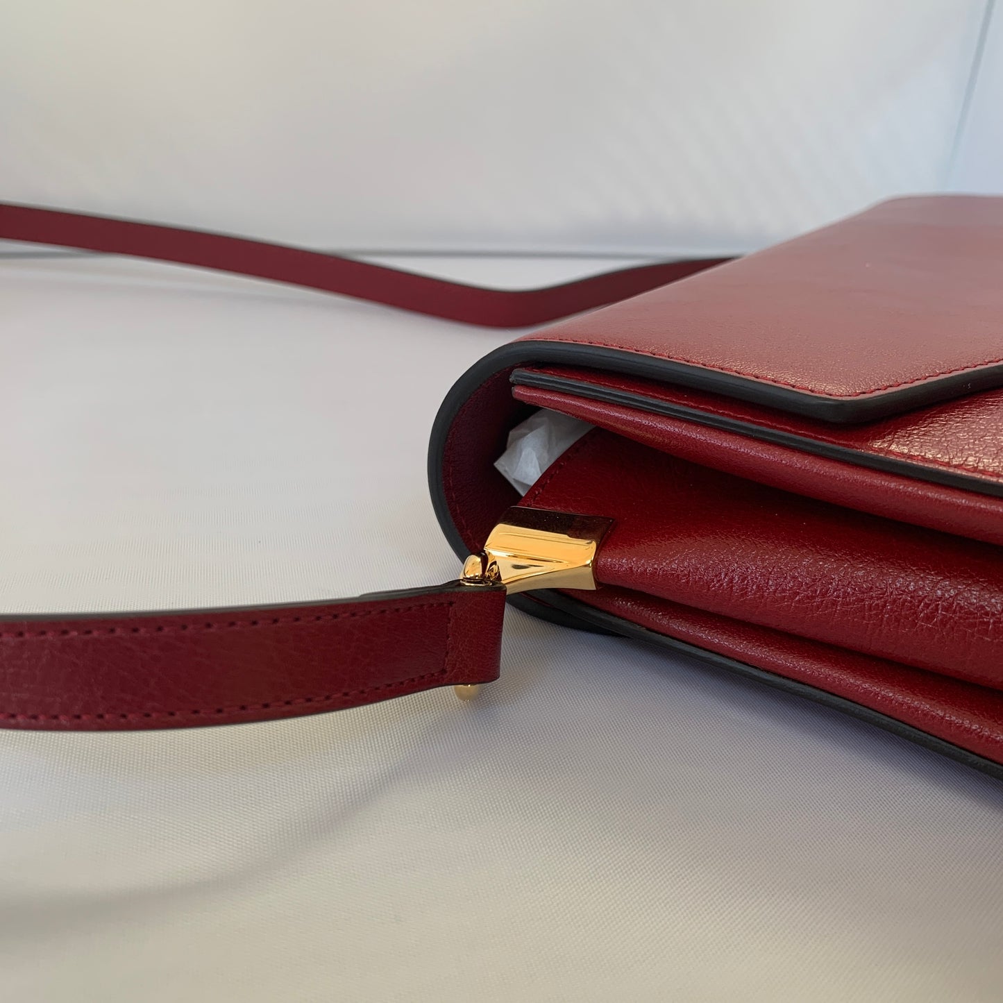 Gucci Thiara Envelope Shoulder Bag in Red