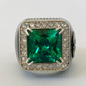 Gucci GG Crystal-embellished Signet Ring in Green