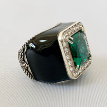 Load image into Gallery viewer, Gucci GG Crystal-embellished Signet Ring in Green