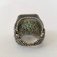 Load image into Gallery viewer, Gucci GG Crystal-embellished Signet Ring in Green