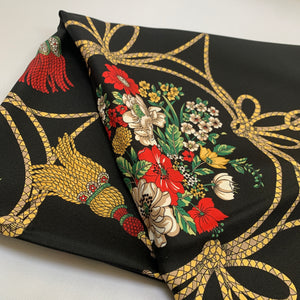 Gucci Floral and Tassel-print Silk Shawl in Black
