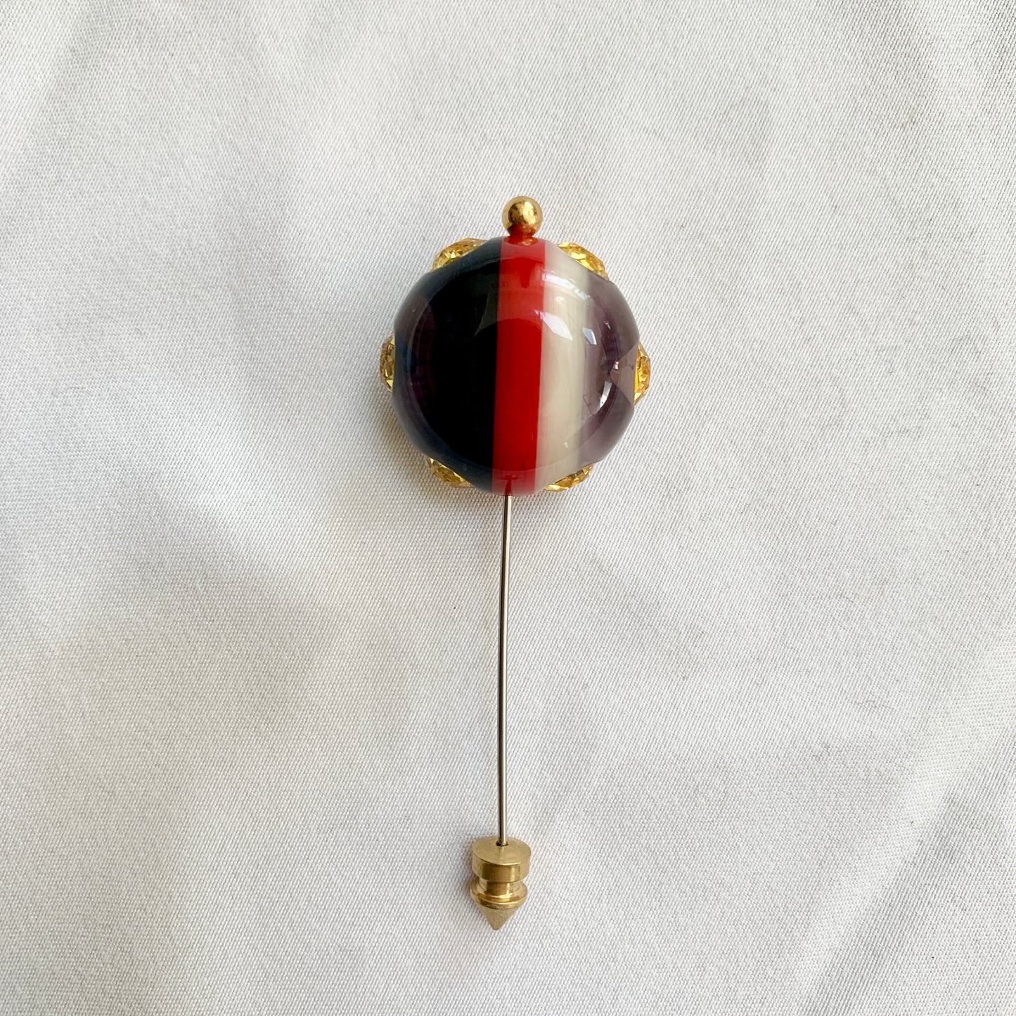 Gucci GG Sylvie Crystal Brooch in Blue