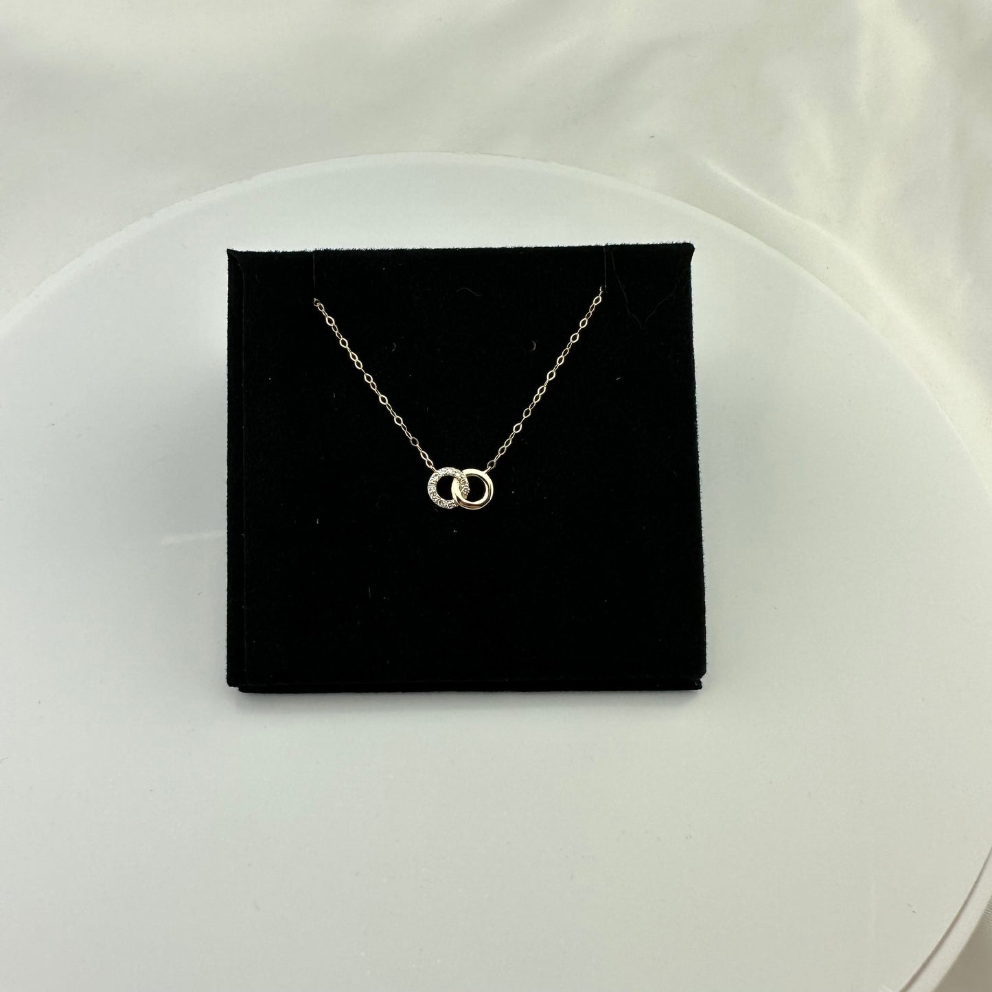 Gavriel Interlocking Circle Necklace in 14K Gold