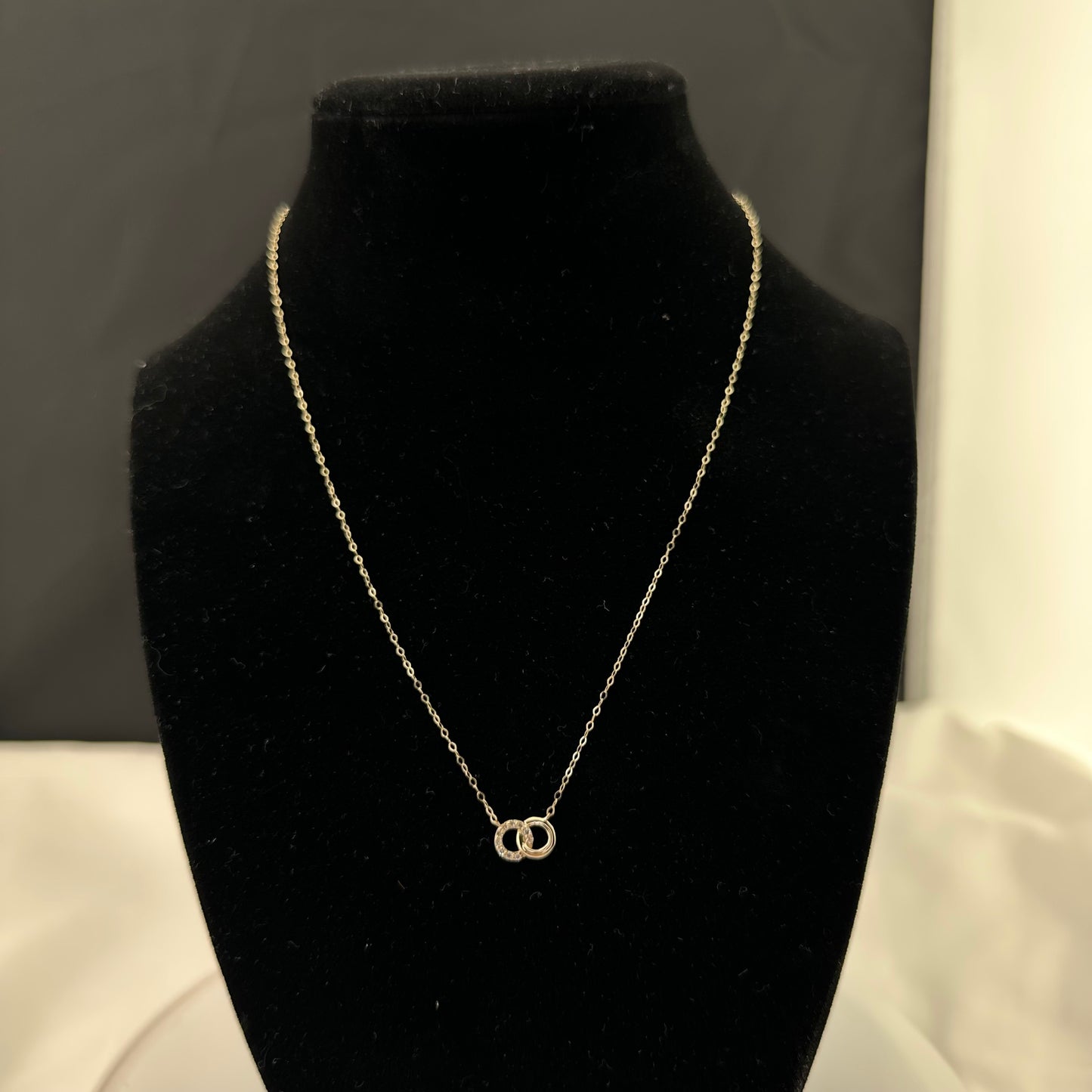 Gavriel Interlocking Circle Necklace in 14K Gold