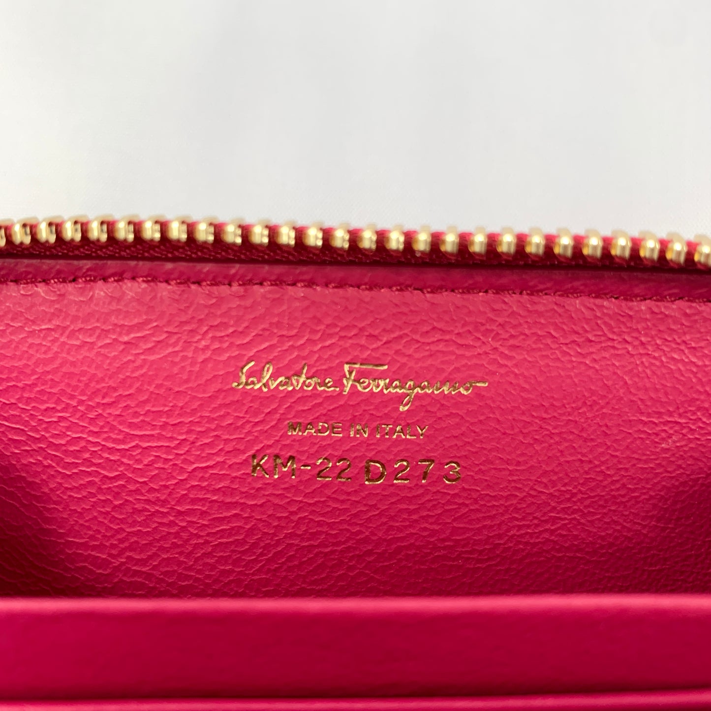 Salvatore Ferragamo Leather Change Purse in Begoni