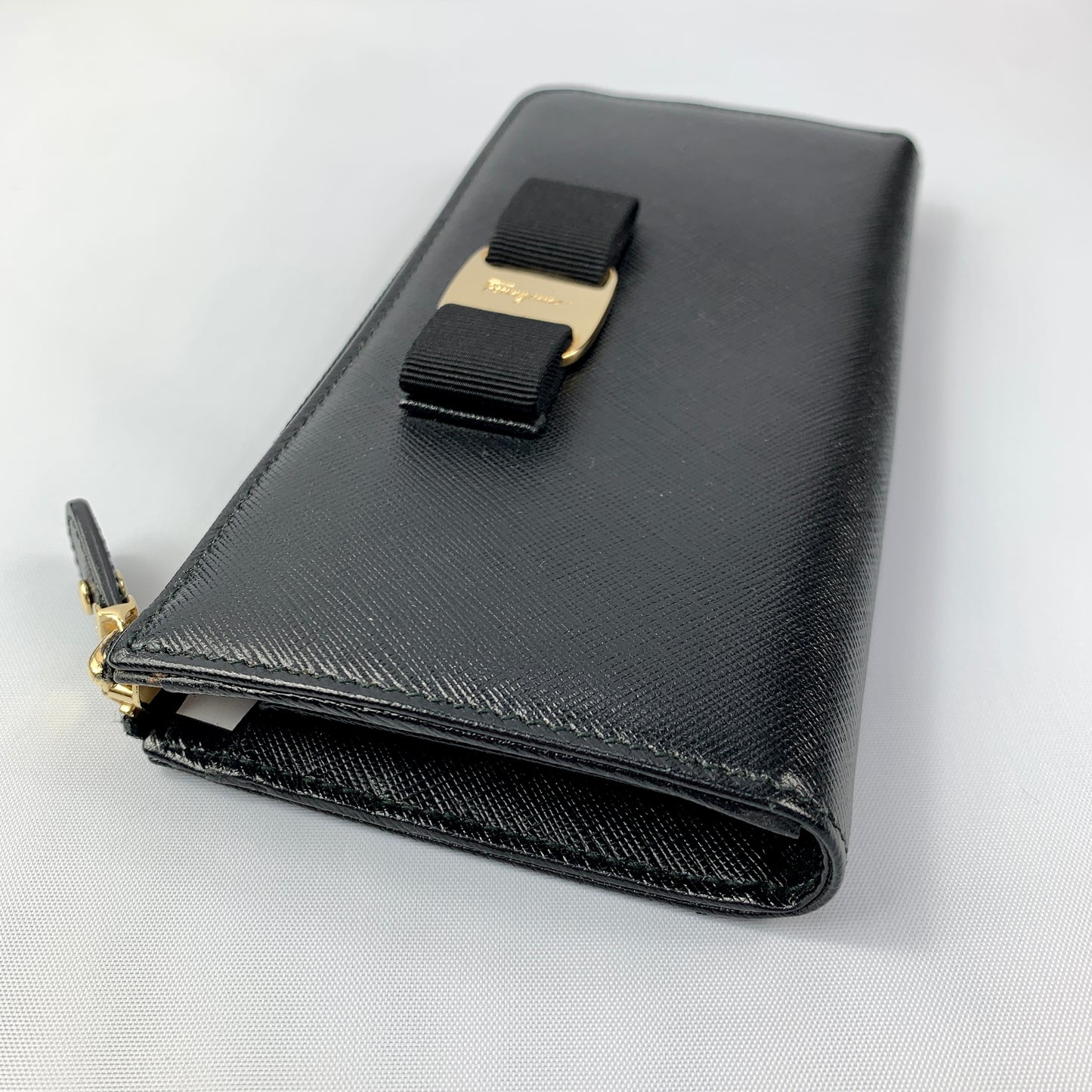 Salvatore Ferragamo Vara Bow Continental Cross Grain Wallet in Black