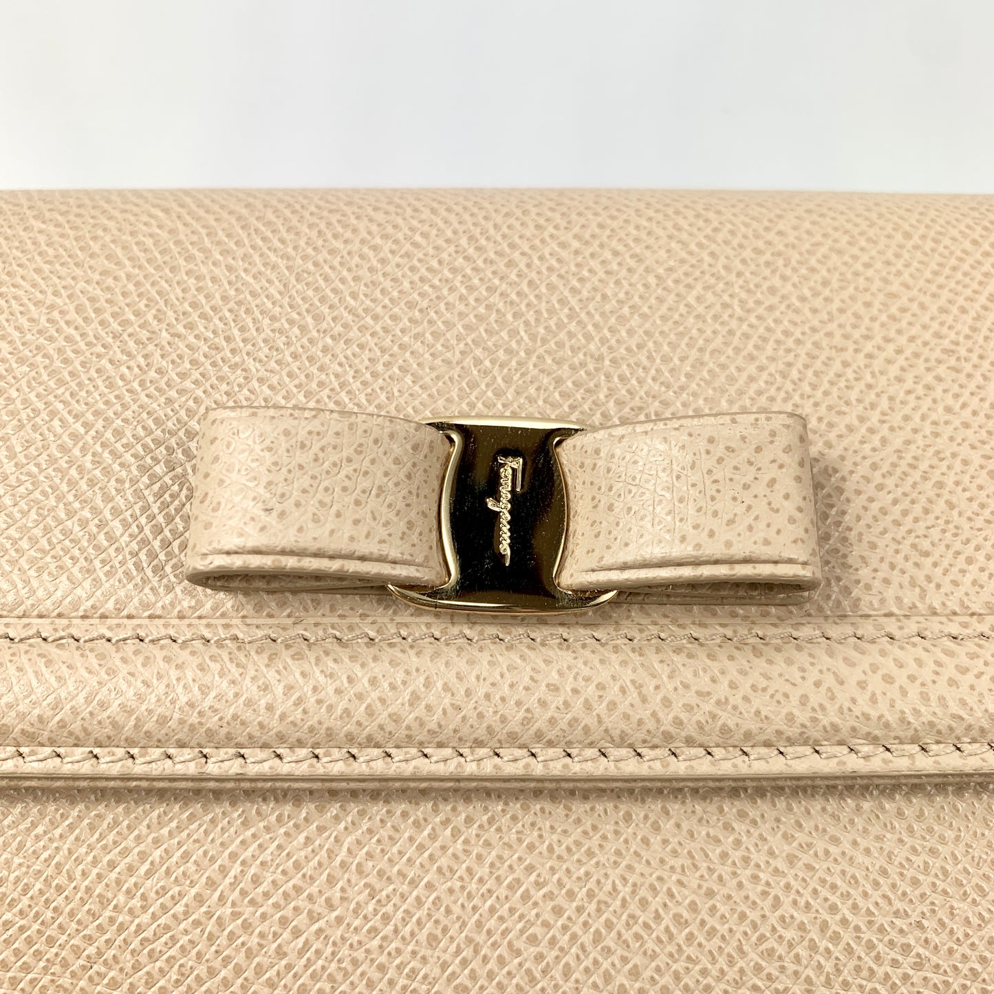 Salvatore Ferragamo Vara Bow Long Wallet in Macadamia Beige