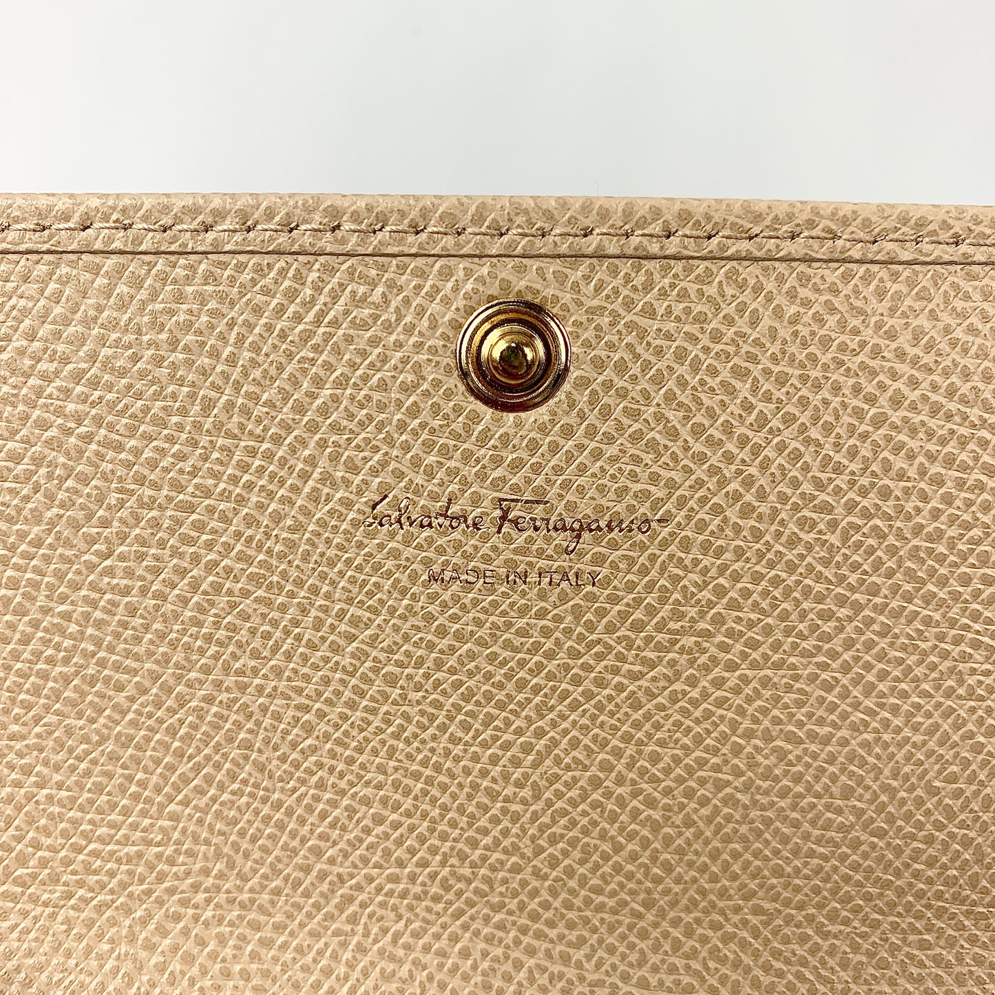 Salvatore Ferragamo Vara Bow Long Wallet in Macadamia Beige