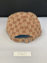 Load image into Gallery viewer, Gucci Interlocking GG Supreme Baseball Hat