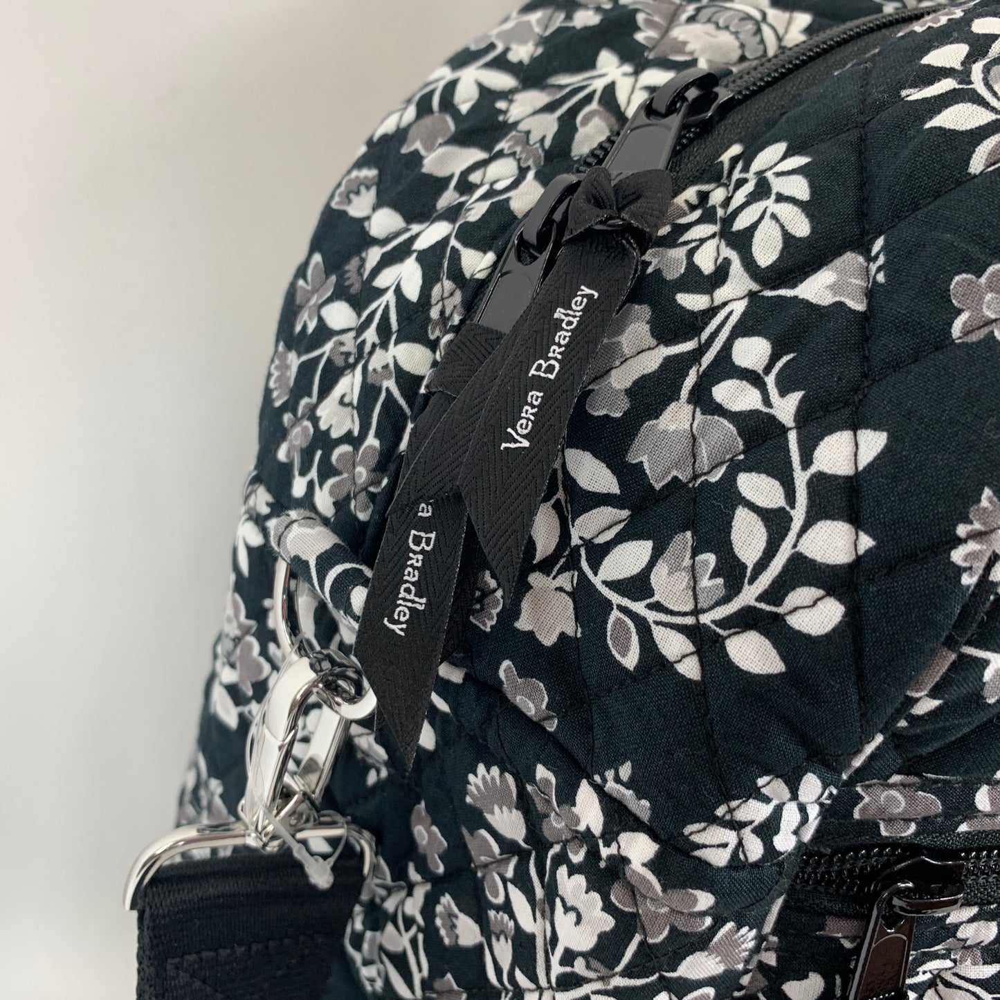 Vera Bradley Medium Traveler Bag in Chandelier Noir