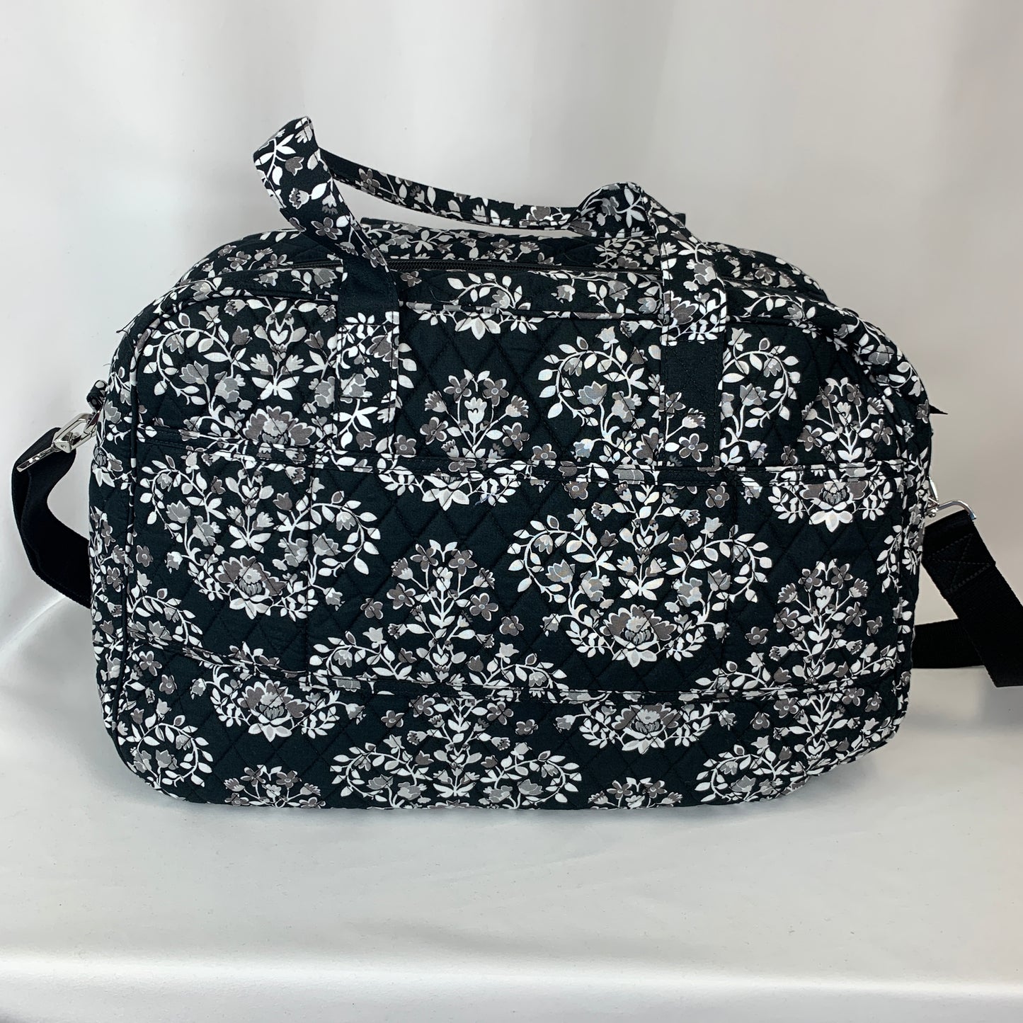 Vera Bradley Medium Traveler Bag in Chandelier Noir