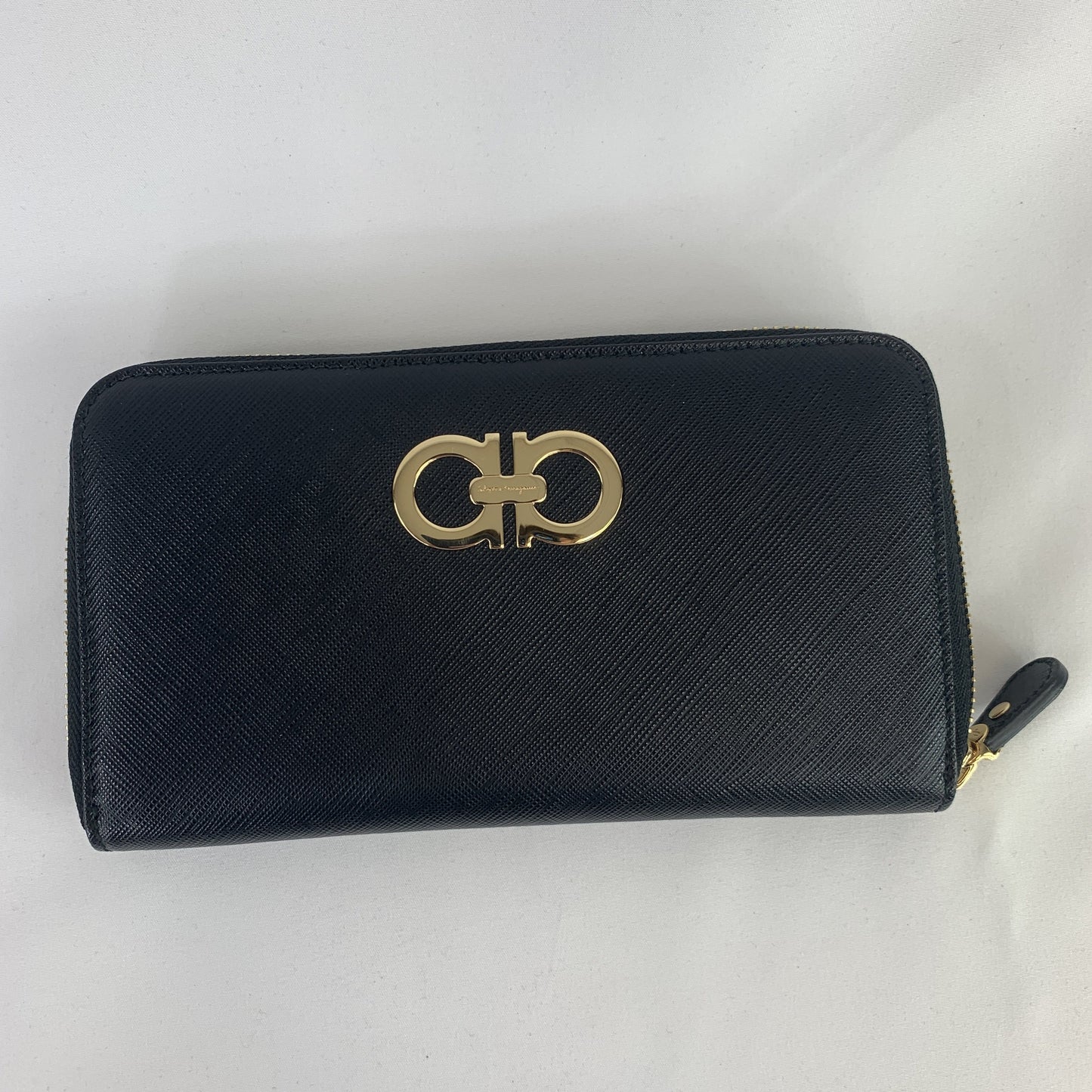 Salvatore Ferragamo Printed Calfskin Zip Wallet in Black